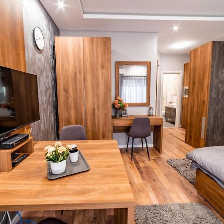 Ivi Place Apartments Нови-Сад Экстерьер фото