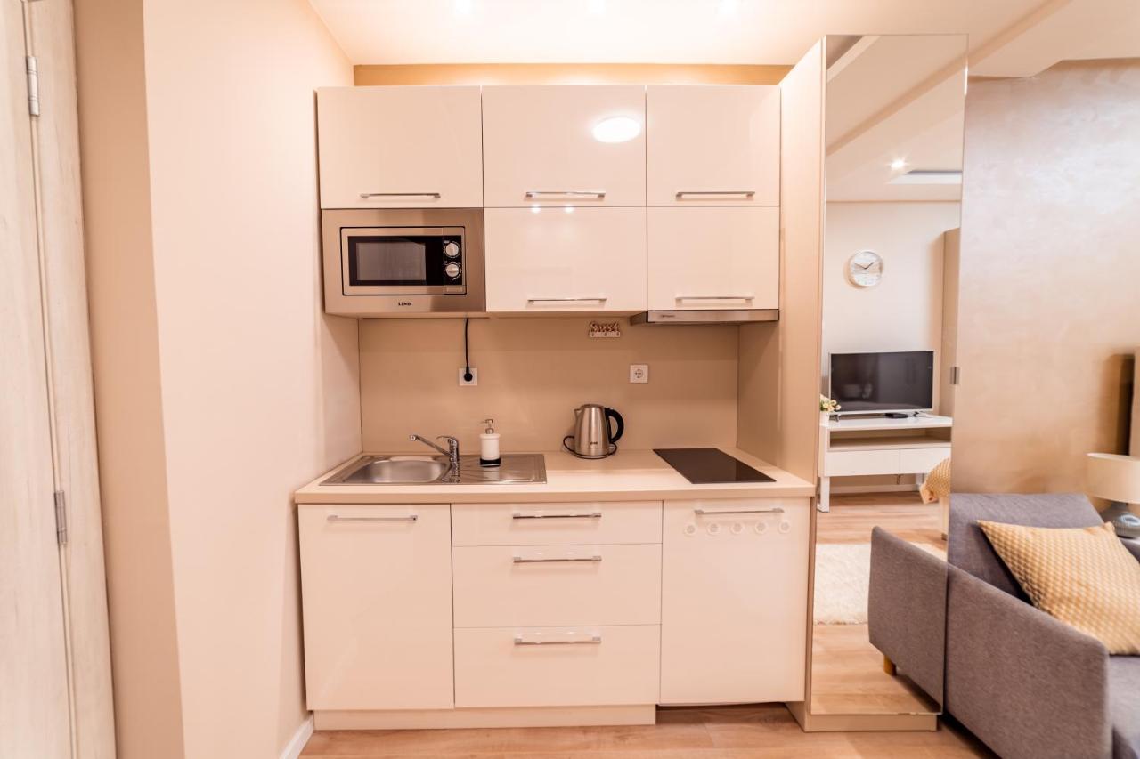 Ivi Place Apartments Нови-Сад Экстерьер фото