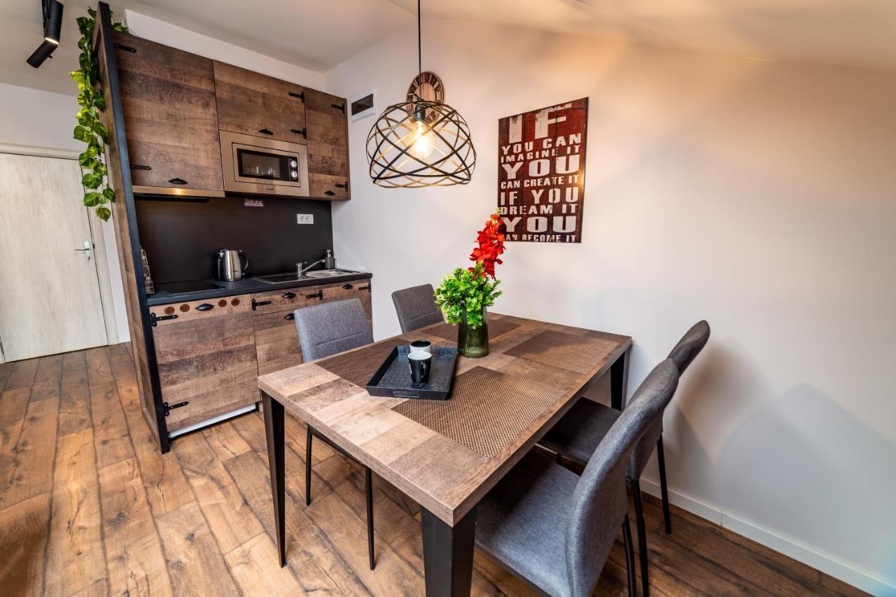 Ivi Place Apartments Нови-Сад Экстерьер фото